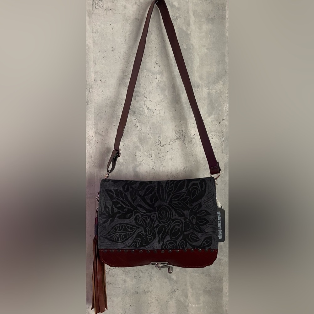 NWT Urban Gypsy Design Oxford SlideLock Flower Terracotta Leather Clutch Handbag